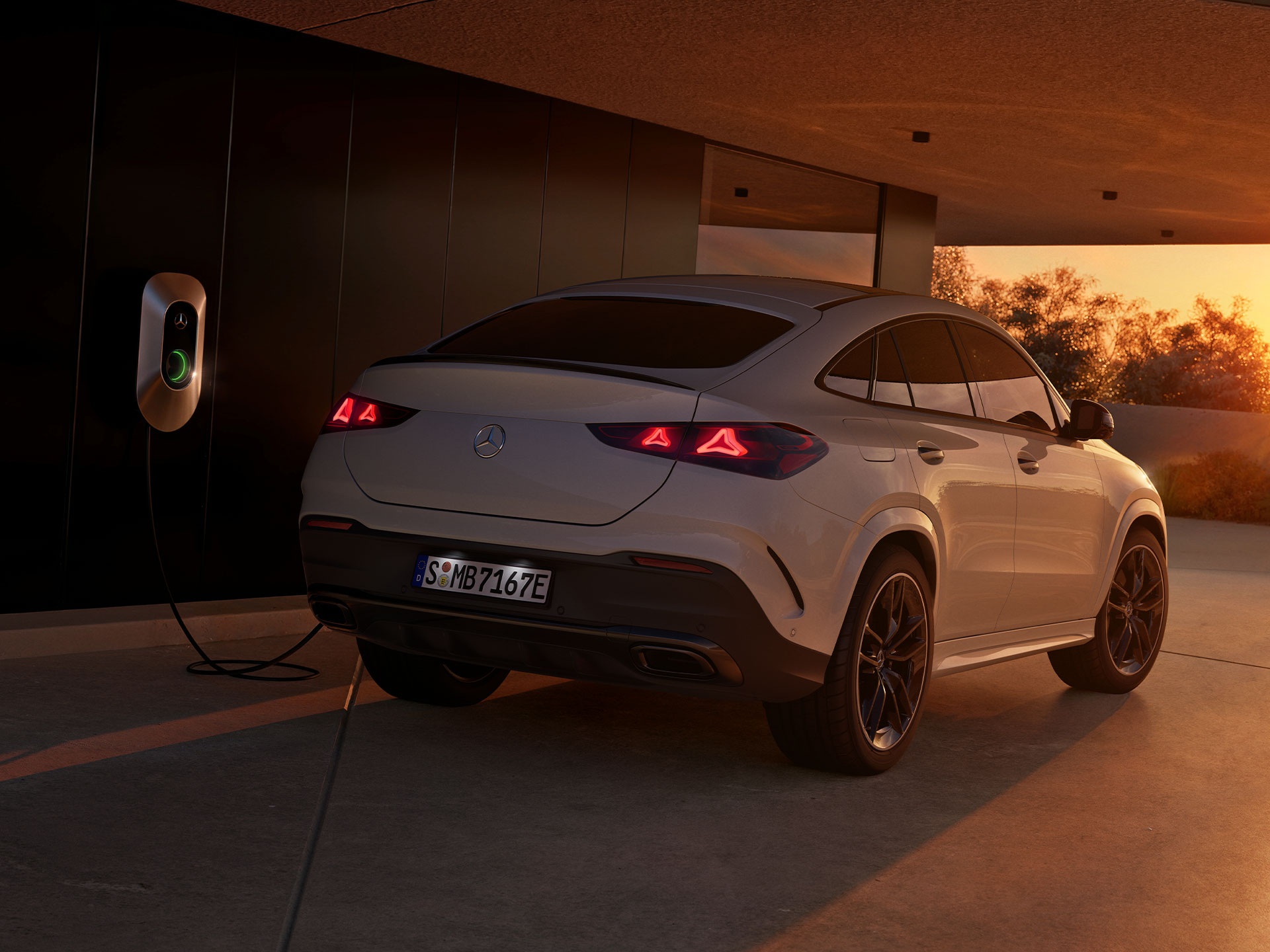 Plug-in hybrid | GLE Coupé | Mercedes-Benz The GLE Coupé from Mercedes-Benz as plug-in hybrid.