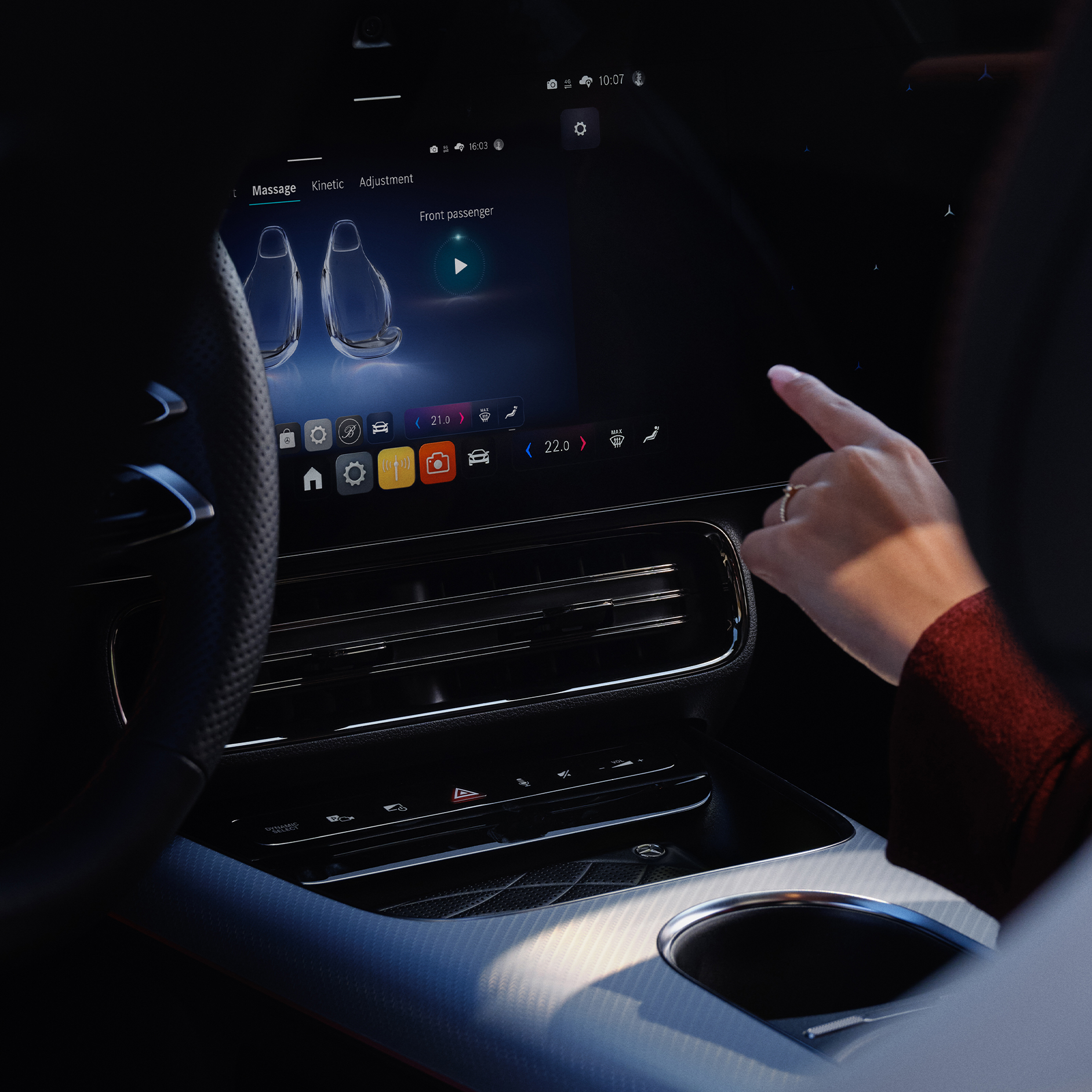Personalisation | MBUX Multimedia System | Mercedes-Benz MBUX Multimedia System displaying personalisation options inside an Mercedes-Benz car.