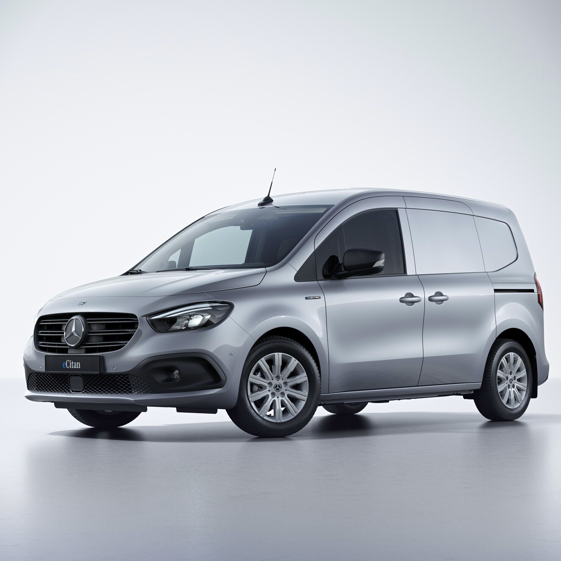 Digital Extras | eCitan Panel Van | Mercedes-Benz Intelligent connectivity thanks to Digital Extras in the Mercedes-Benz eCitan Panel Van.