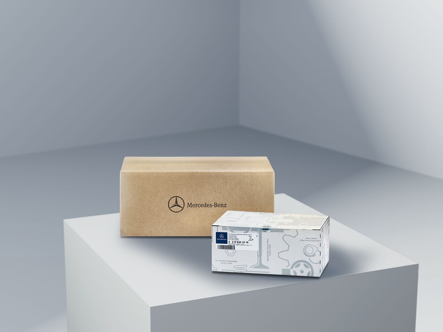 Packaged Mercedes-Benz parts symbolising quality standards, quality awareness and the quality promise of the Mercedes-Benz calibre.